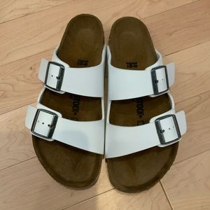 White Birkenstocks- Sz 39